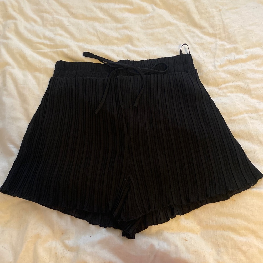 NWT She + Sky pleated shorts